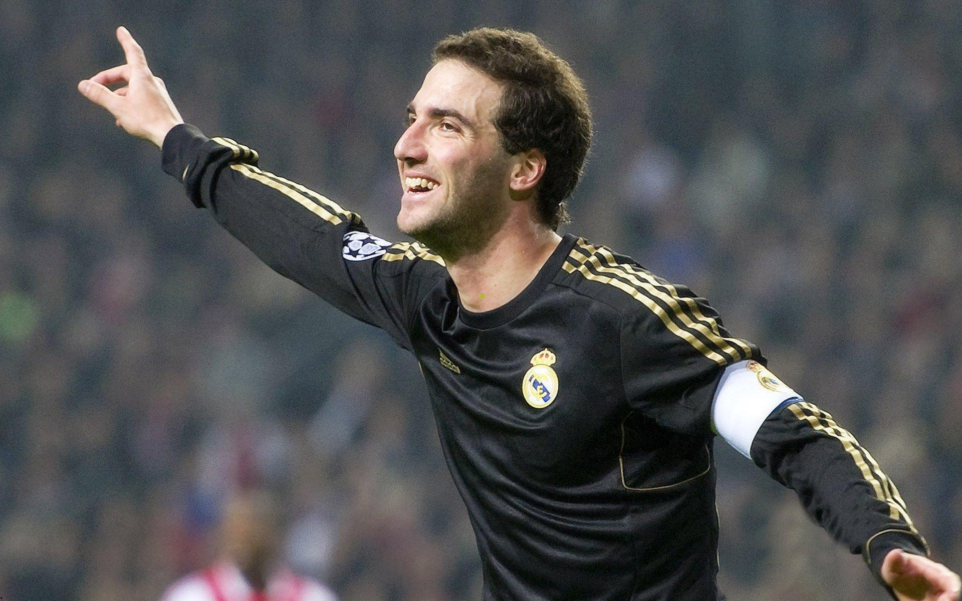 杨翰森三分6中1引热议，高塔球员外线飘投，战术选择遭质疑